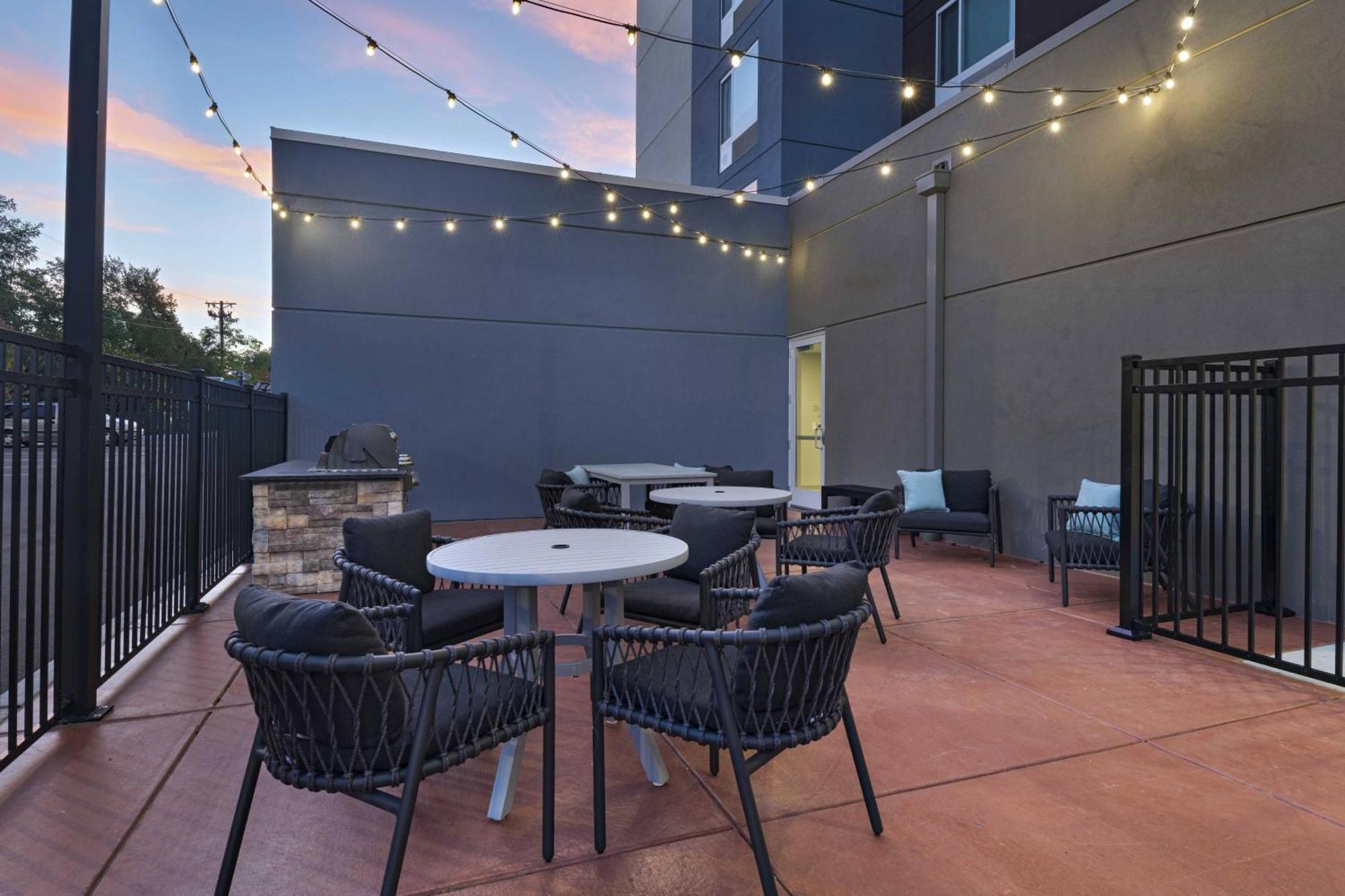 Towneplace Suites By Marriott Brentwood Екстериор снимка