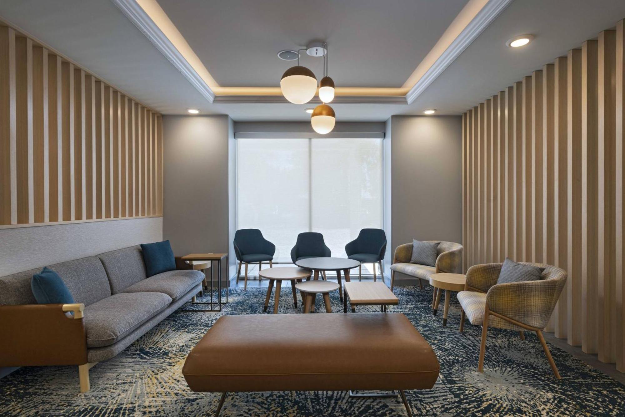 Towneplace Suites By Marriott Brentwood Екстериор снимка